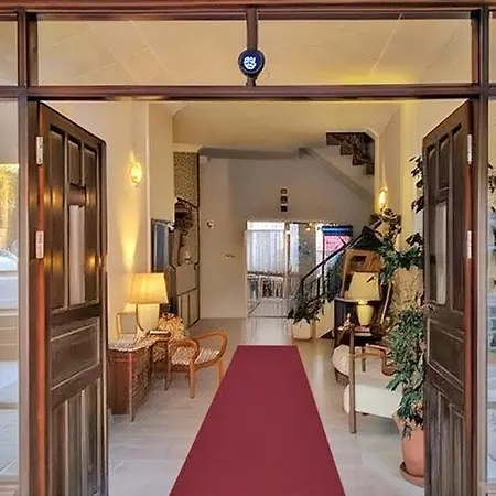 Karadede * Çeşme
